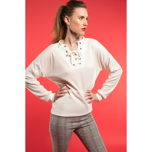 Widetone Seamless Background Paper ( Primary Red) - Image 2